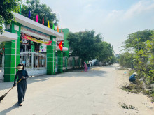 Trường mầm non Cự Khê tổ chức hoạt động lao động tổng vệ sinh lớp học và khu vực ngoài trường học