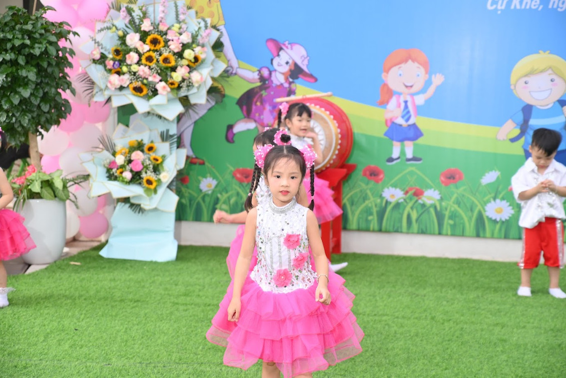 Ảnh quảng cáo trên đầu 13