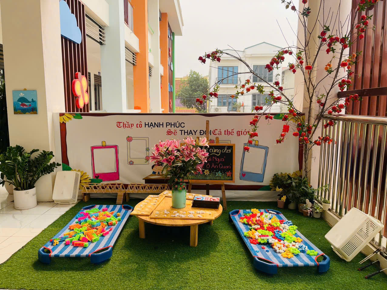 Tổng vệ sinh môi trường trong và ngoài lớp học